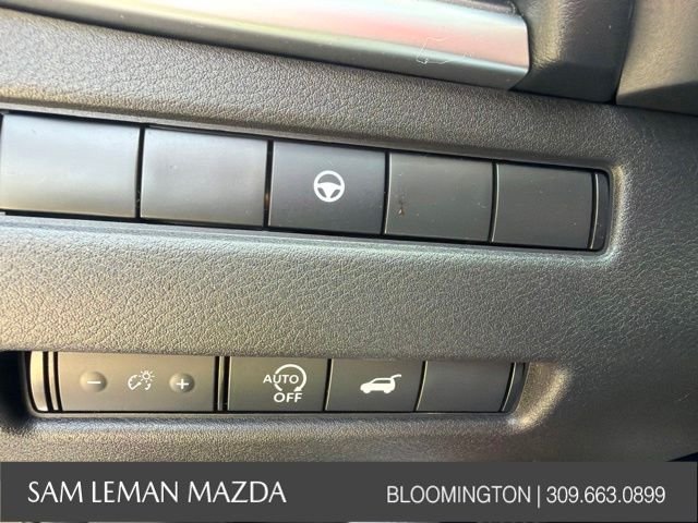 Used 2025 Beige/tan Nissan SV image 18