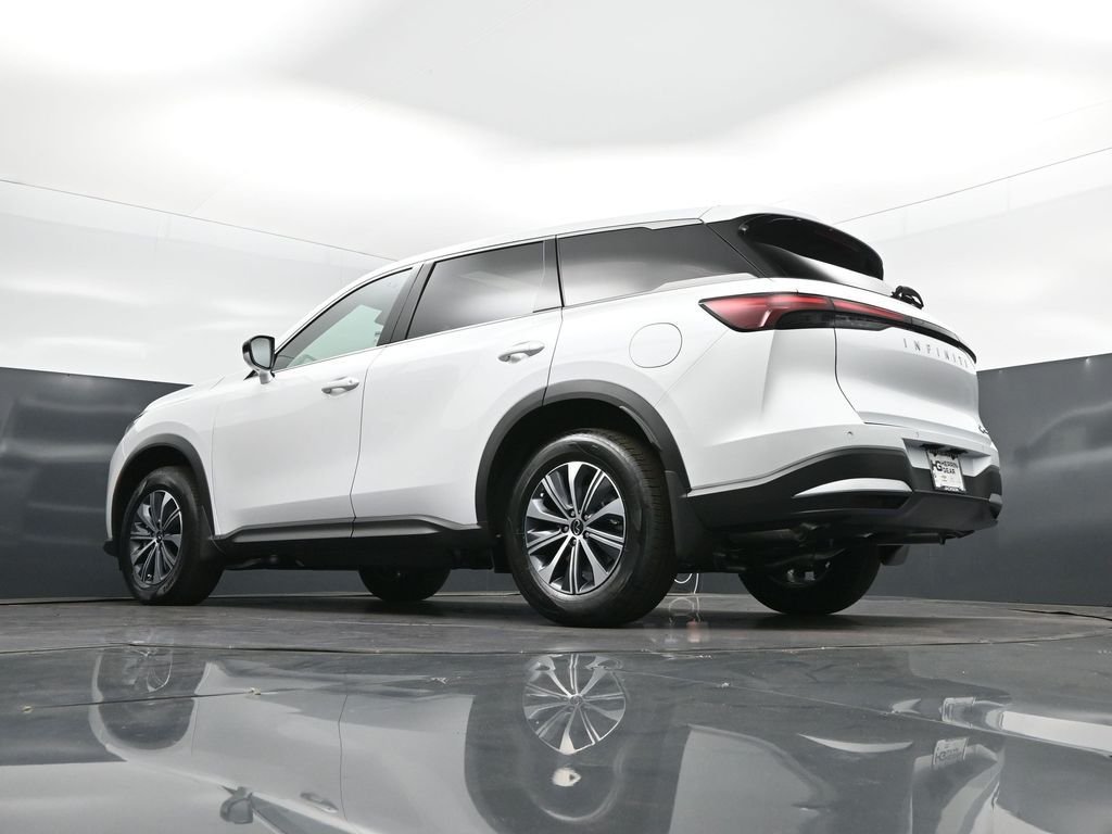 Certified Used 2026 White INFINITI PURE image 41