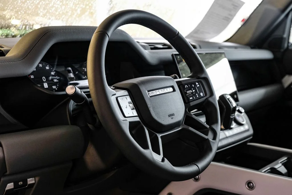 New 2026 Borasco Grey Metallic Land Rover S image 15