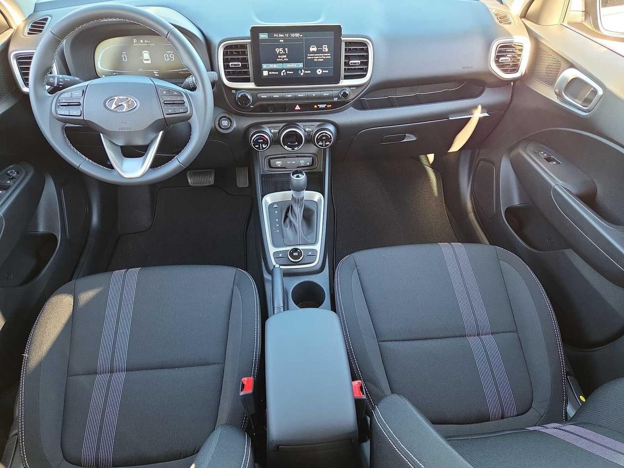 2026 Hyundai Venue SEL - Photo 15