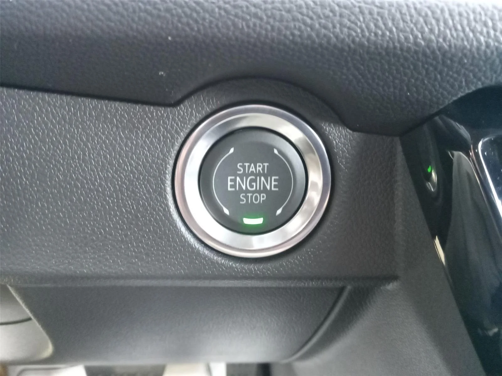 New 2026 Polar White Tricoat Chevrolet LT image 28