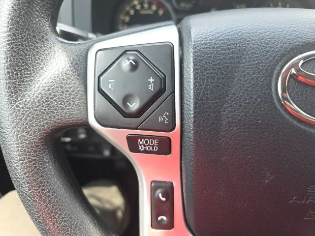 Used 2020 White Toyota SR5 image 15
