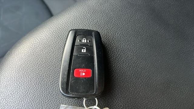 2025 Toyota RAV4 XLE - Photo 24