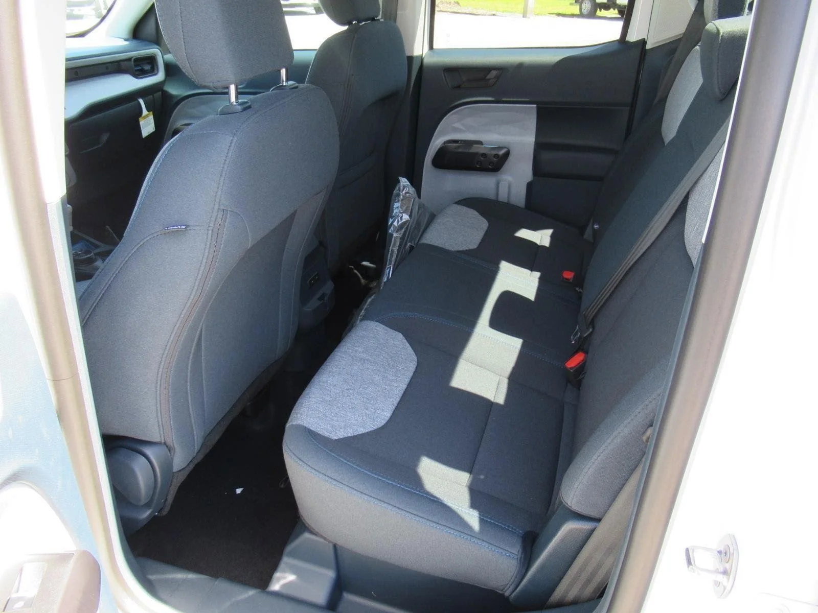New 2026 Oxford White Ford XLT image 17