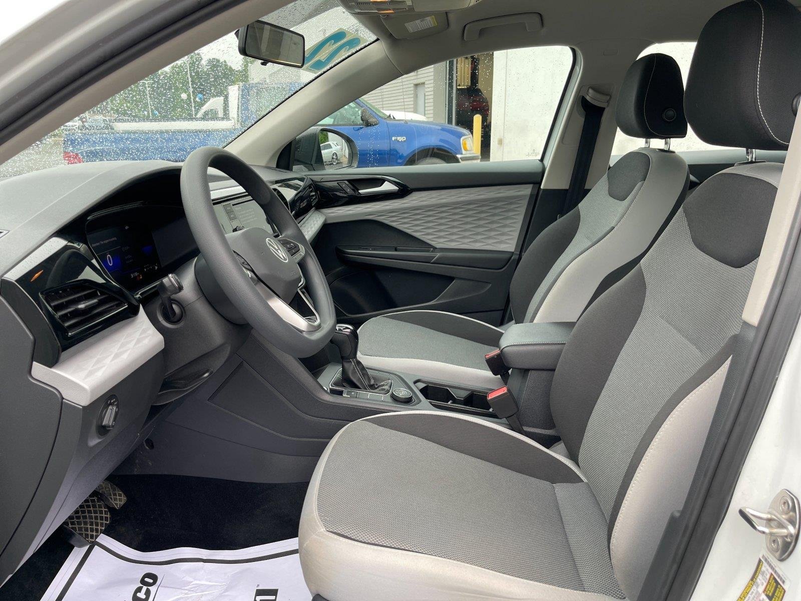 Used 2022 Pure White Volkswagen S image 15