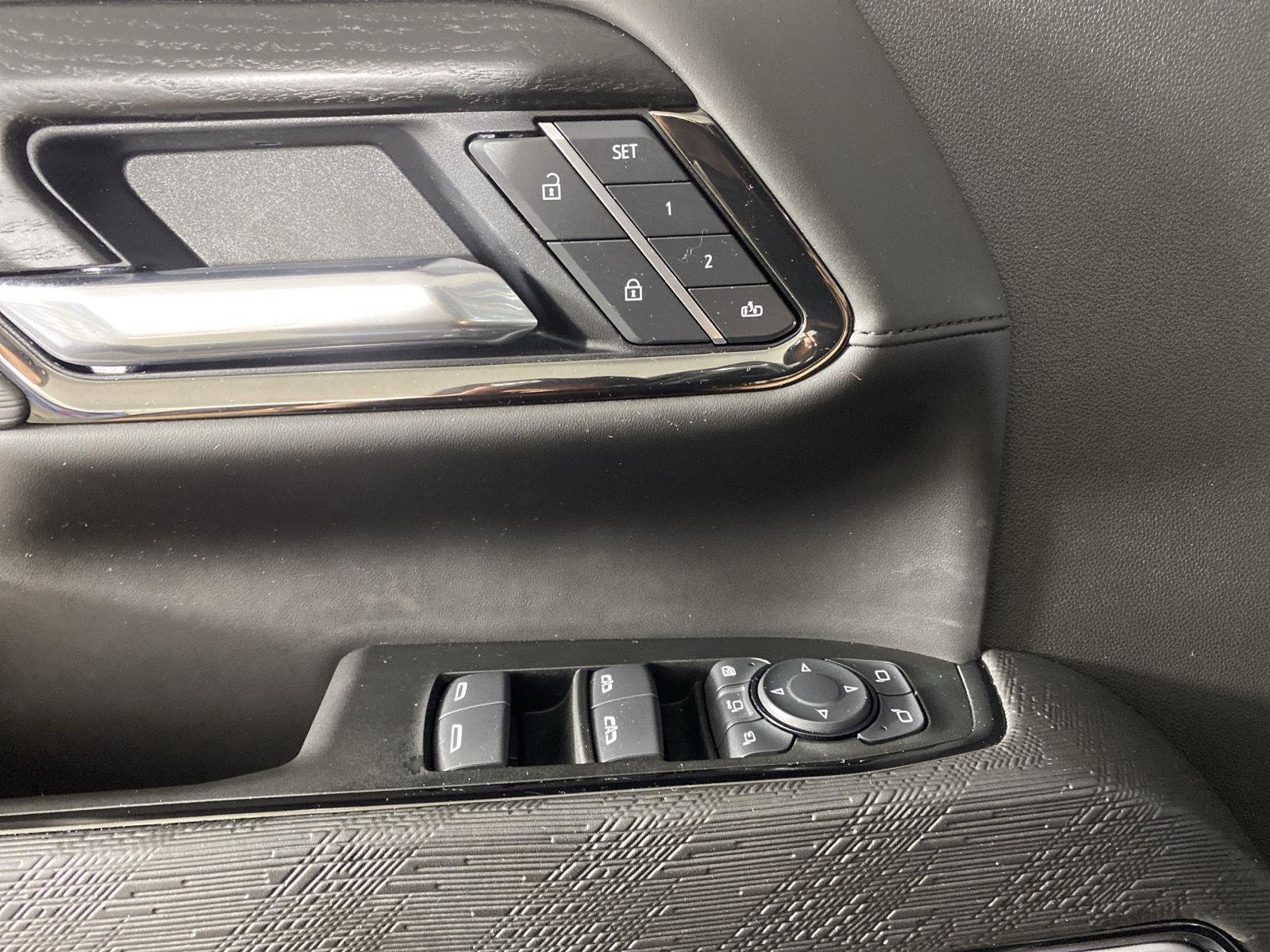 Used 2025 Onyx Black GMC AT4X image 12