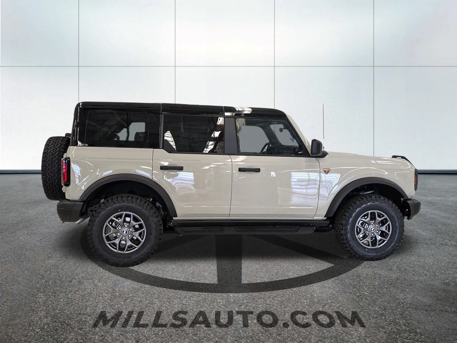 New 2025 Desert Sand Ford Badlands® image 9