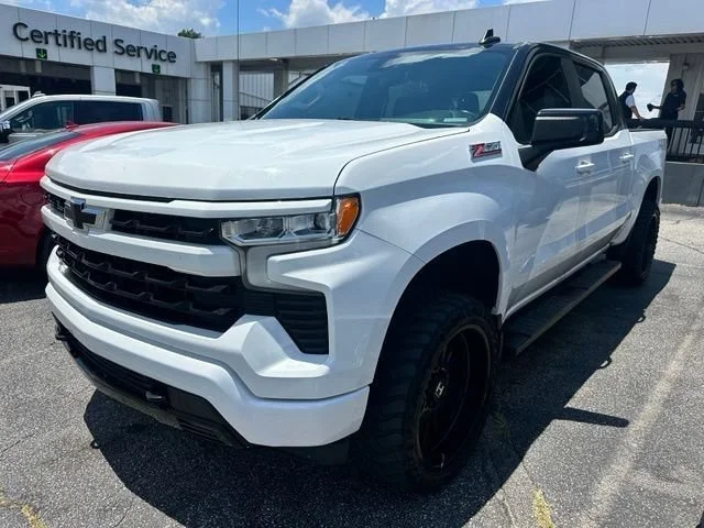 Used 2024 Summit White Chevrolet RST image 5