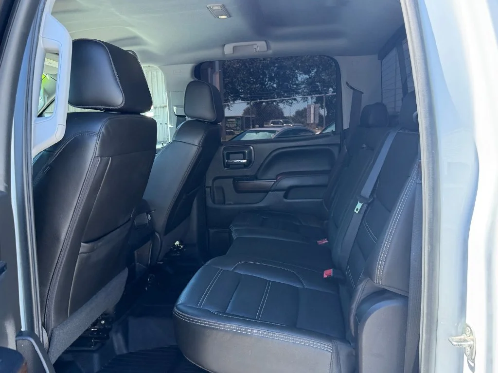 Used 2018 White GMC Denali image 10