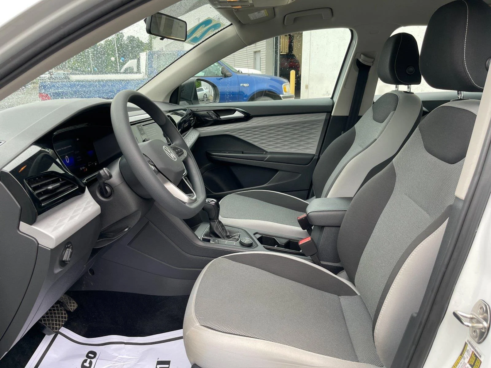 Used 2022 Pure White Volkswagen S image 15