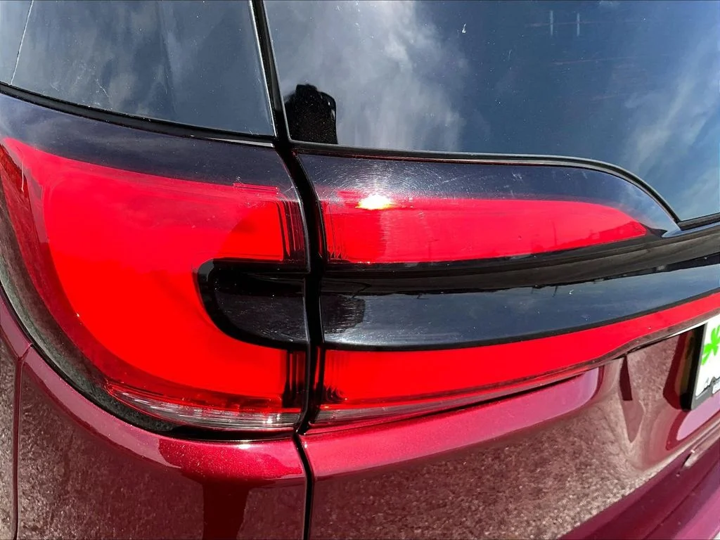 Used 2023 Red Chrysler Touring L image 25