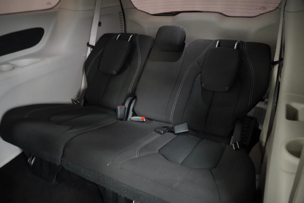 Used 2023 White Chrysler LX image 21