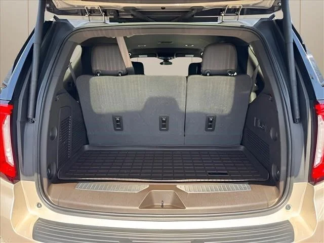 Used 2022 Beige GMC Denali image 17