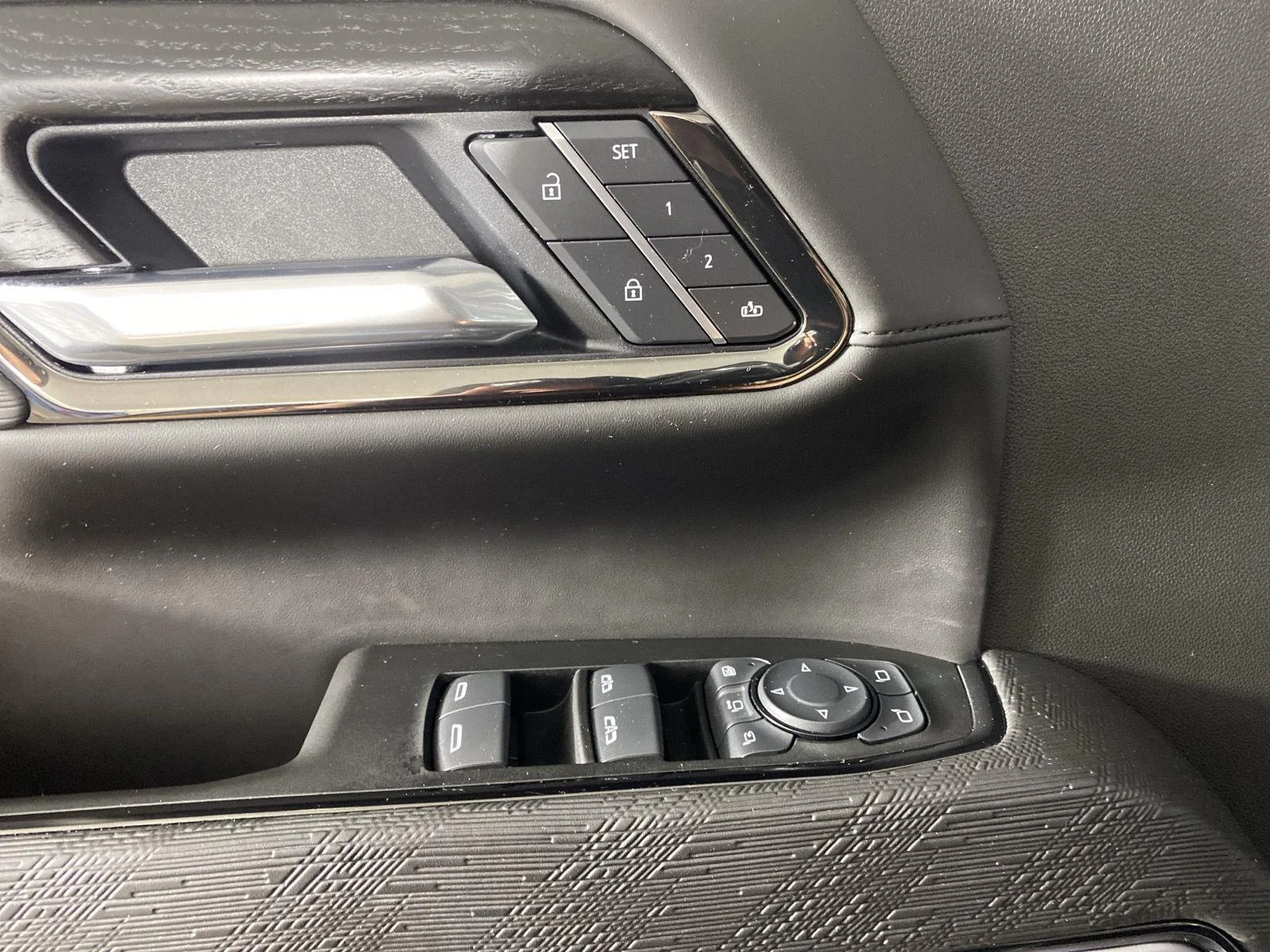 Used 2025 Onyx Black GMC AT4X image 12