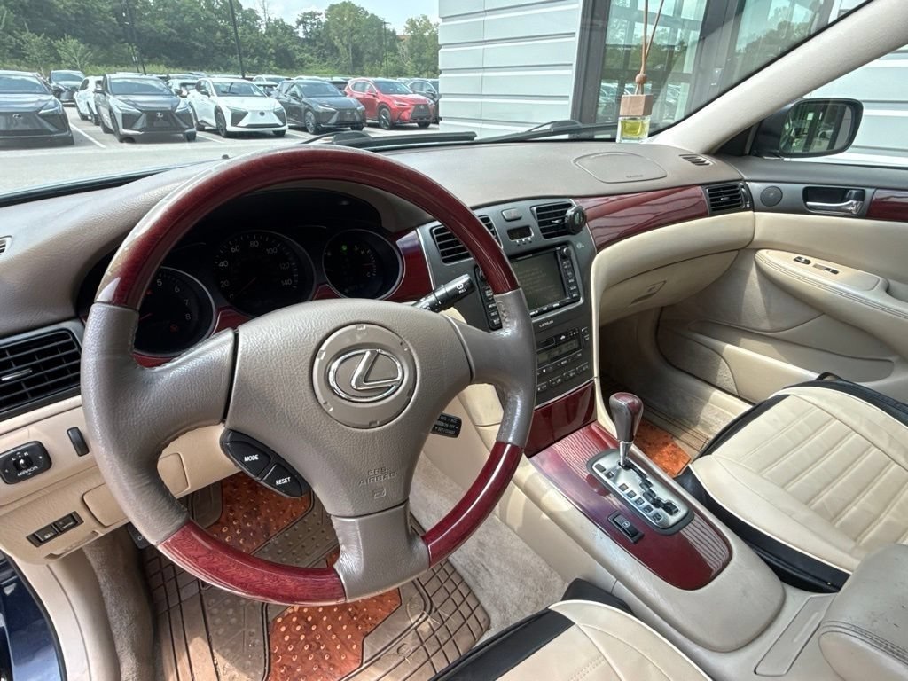 Used 2004 Blue Onyx Pearl Lexus 330 image 14