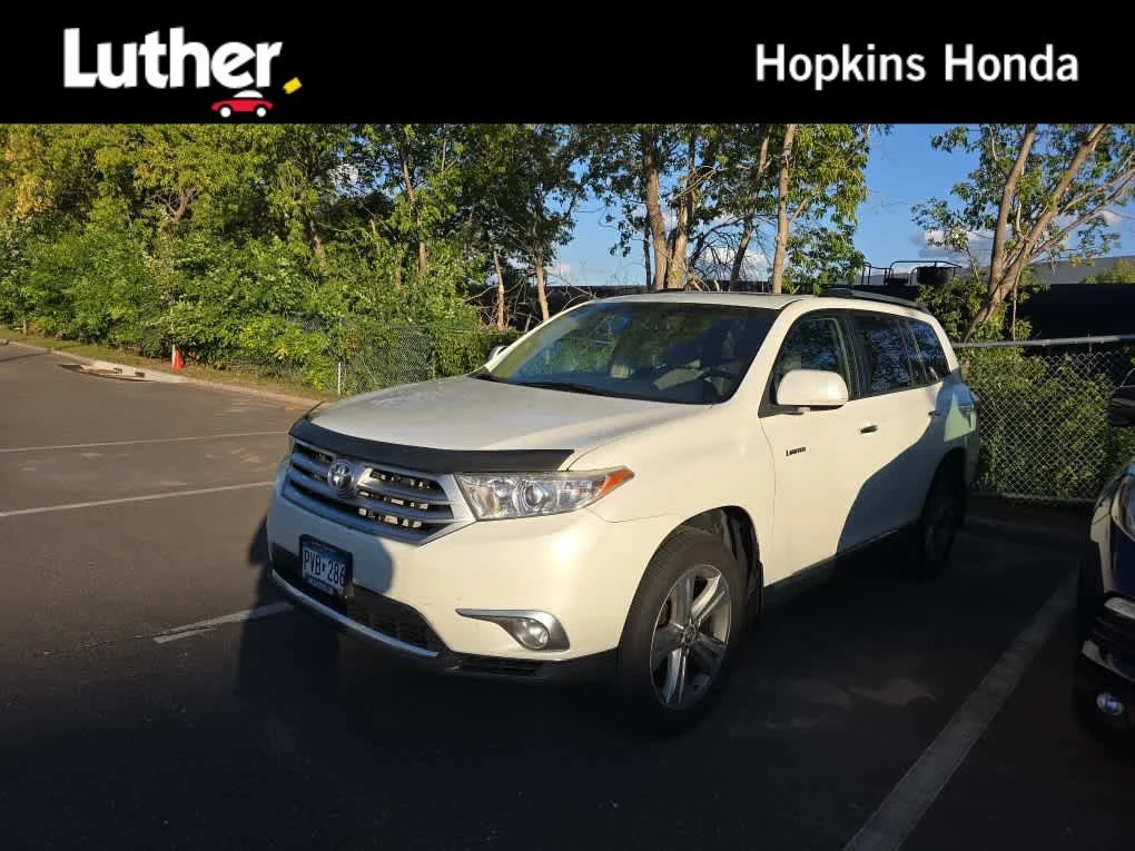 Used 2012 Blizzard Pearl Toyota Limited image 1