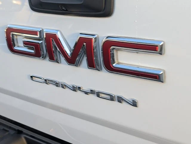Used 2022 White GMC Elevation image 13