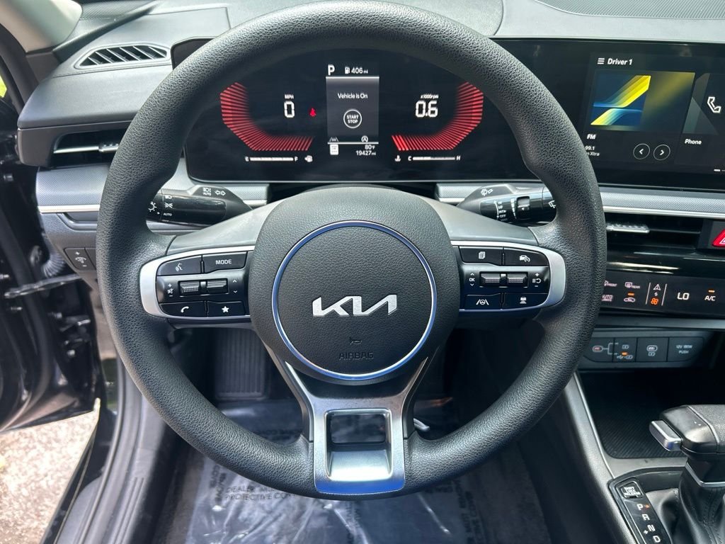 Used 2026 Black Kia LXS image 21