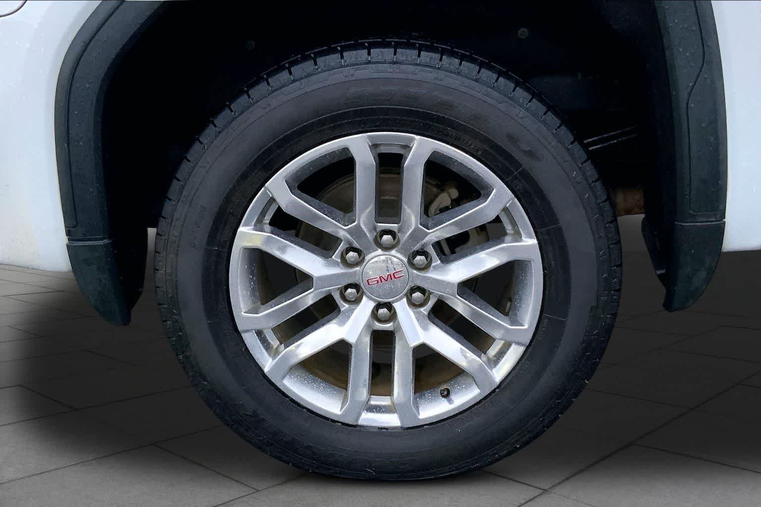 Used 2021 Summit White GMC SLT image 11