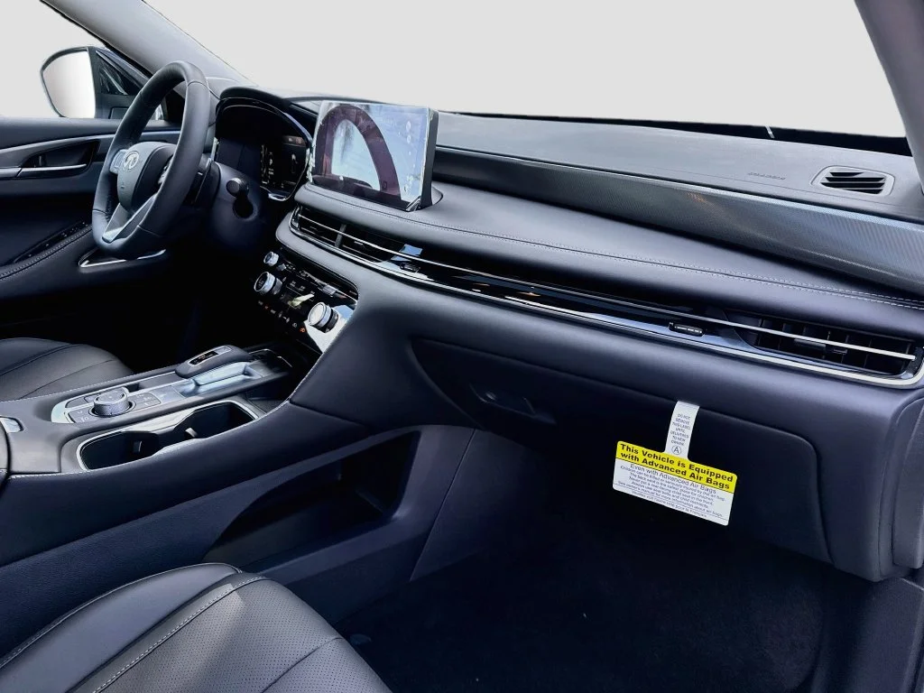 New 2027 White INFINITI LUXE image 32