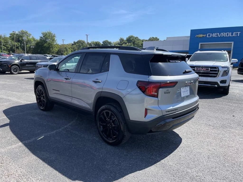 New 2027 Sterling Metallic GMC Elevation image 6