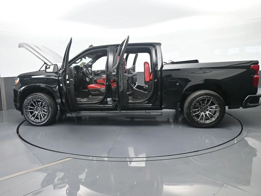 Used 2022 Black Chevrolet Custom image 72