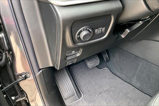 New 2026 Baltic Gray Metallic Clear-Coat Exterior Paint Jeep Laredo Altitude image 18