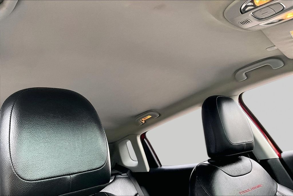 Used 2020 Red Jeep Trailhawk image 17