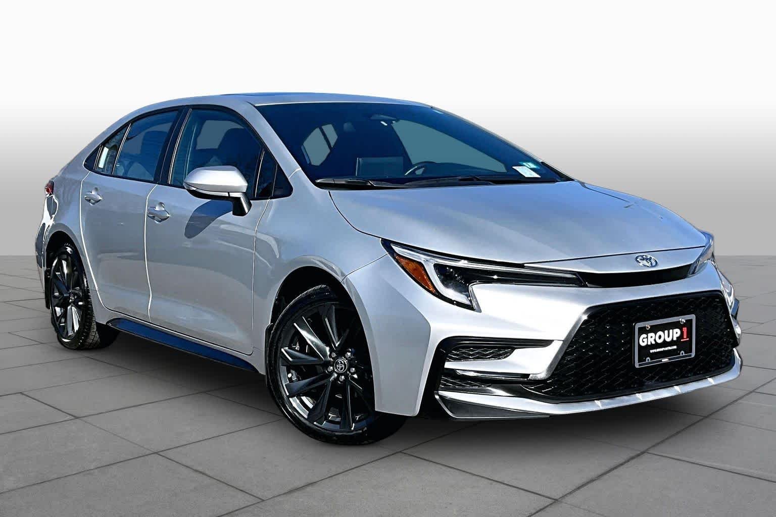 Used 2025 Classic Silver Metallic Toyota SE image 3