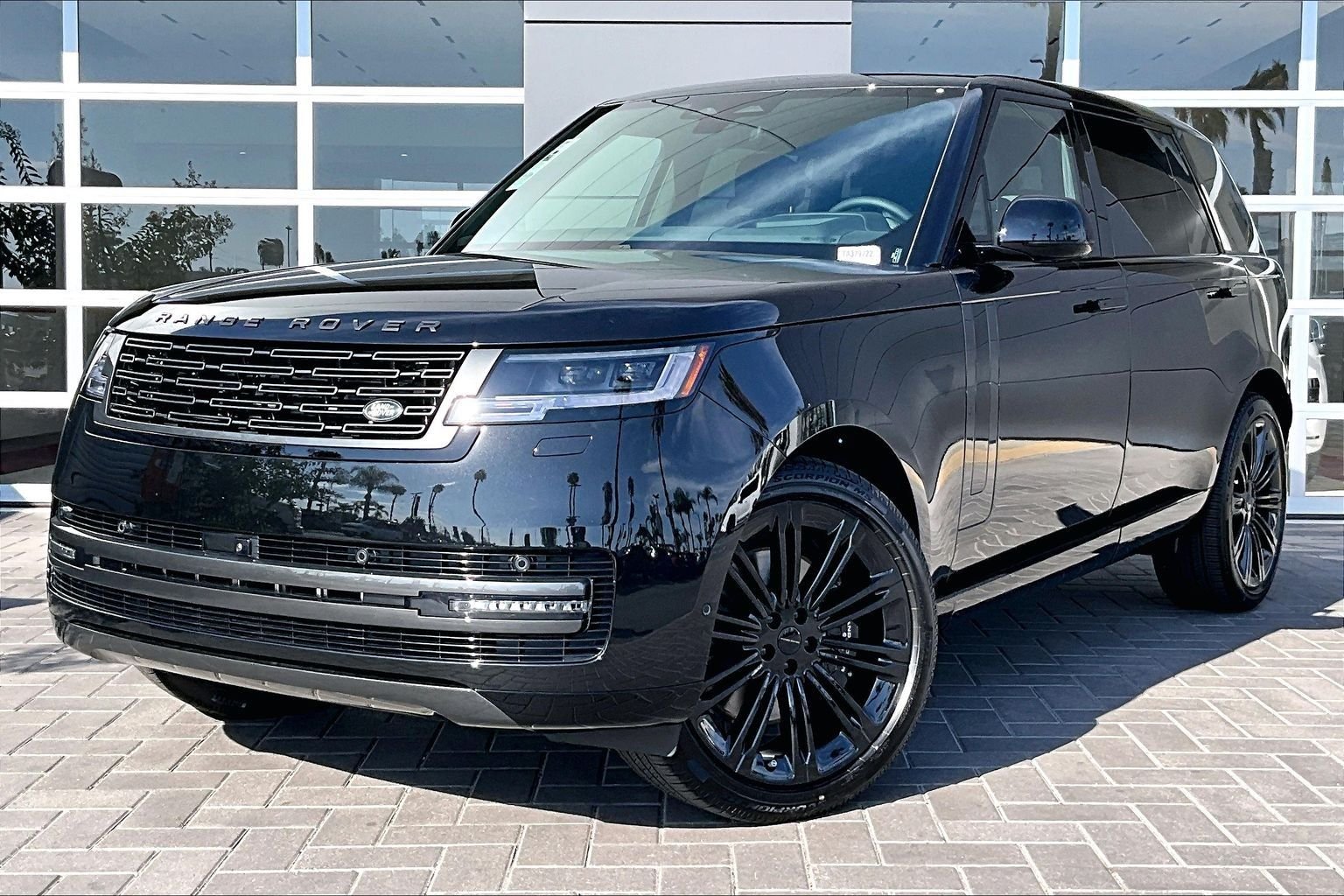 New 2026 Santorini Black Land Rover SE image 1