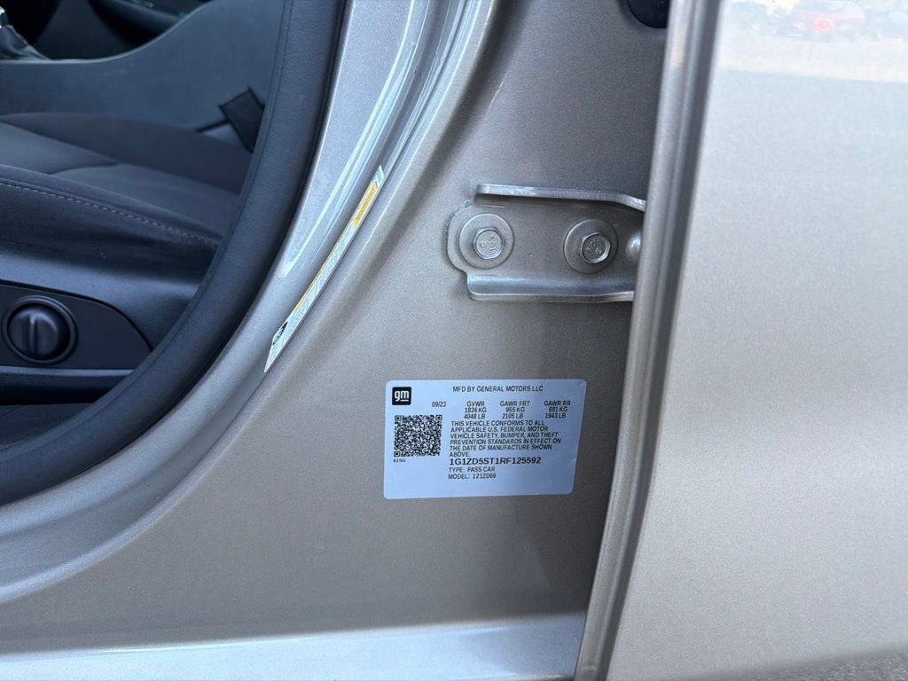 Used 2024 Mineral Gray Metallic Chevrolet 1LT image 32