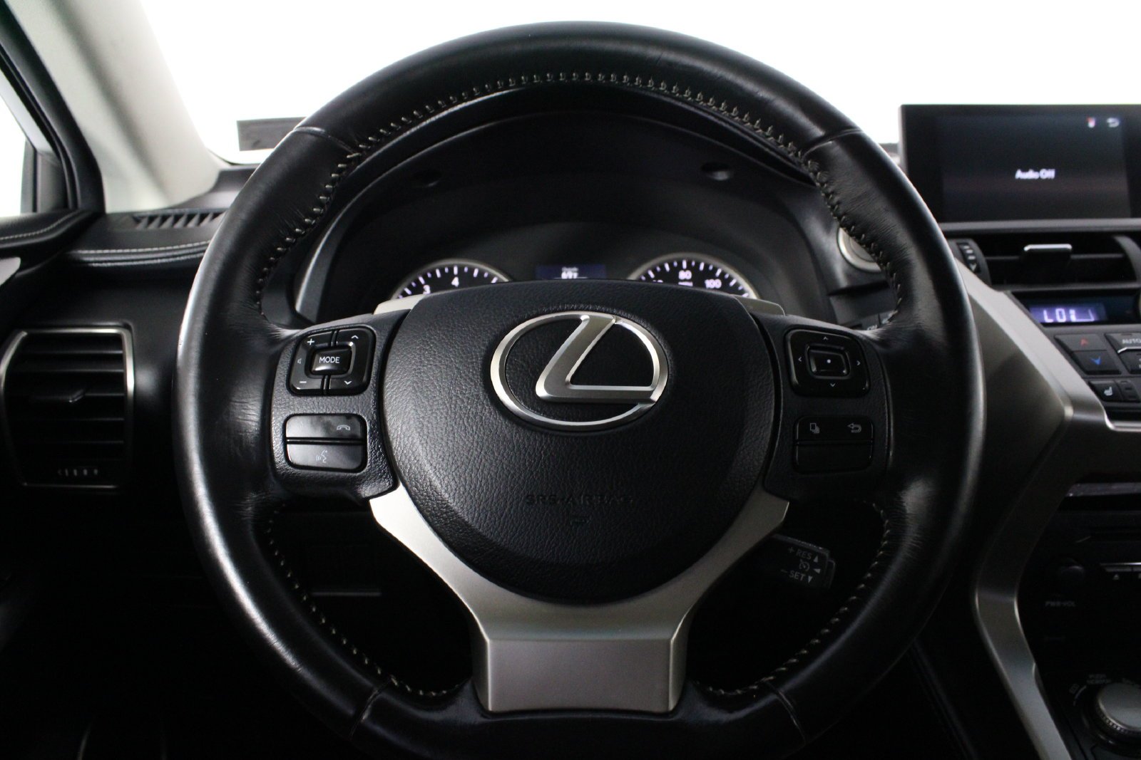 Used 2017 White Lexus 200t image 27