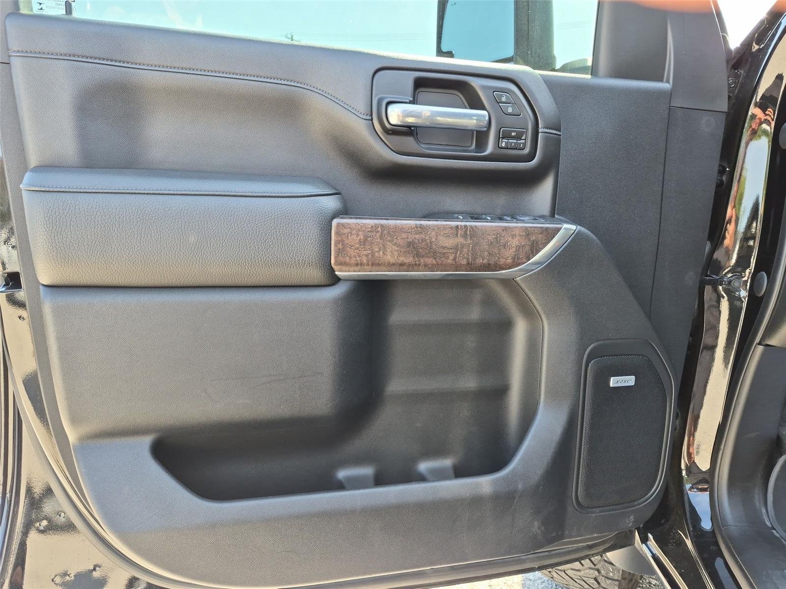Used 2021 Ebony Twilight Metallic GMC Denali image 15