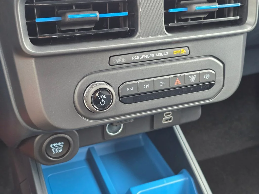 New 2025 Azure Gray Metallic Tri-Coat Ford XLT image 21