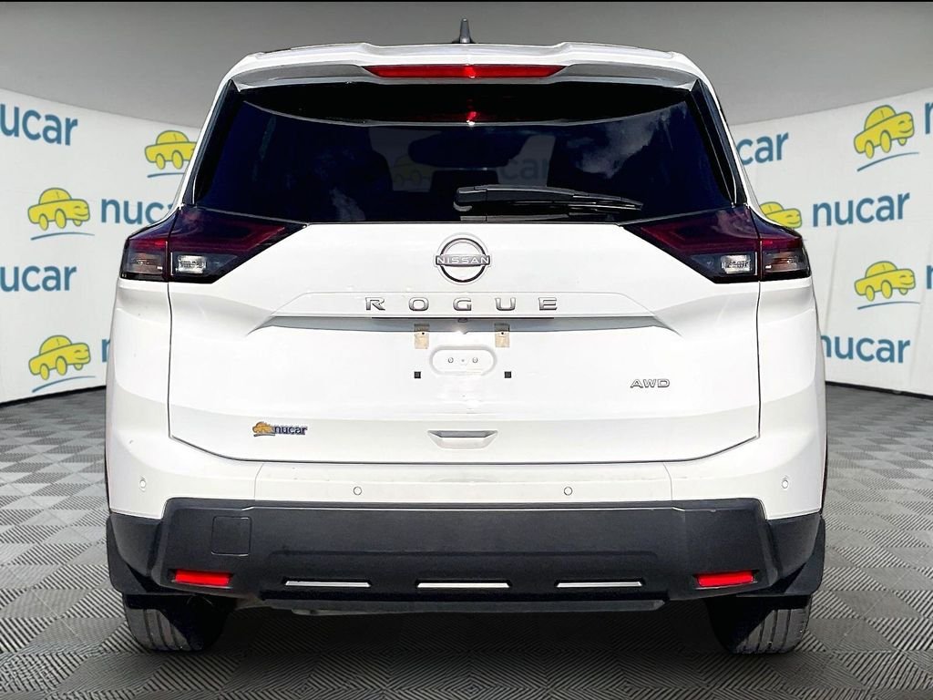 Used 2024 Glacier White Nissan S image 5