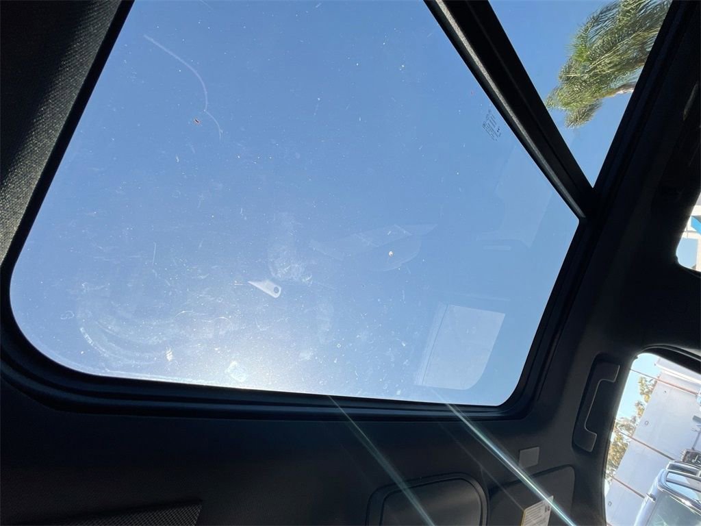 2025 Chevrolet Tahoe Premier - Photo 19