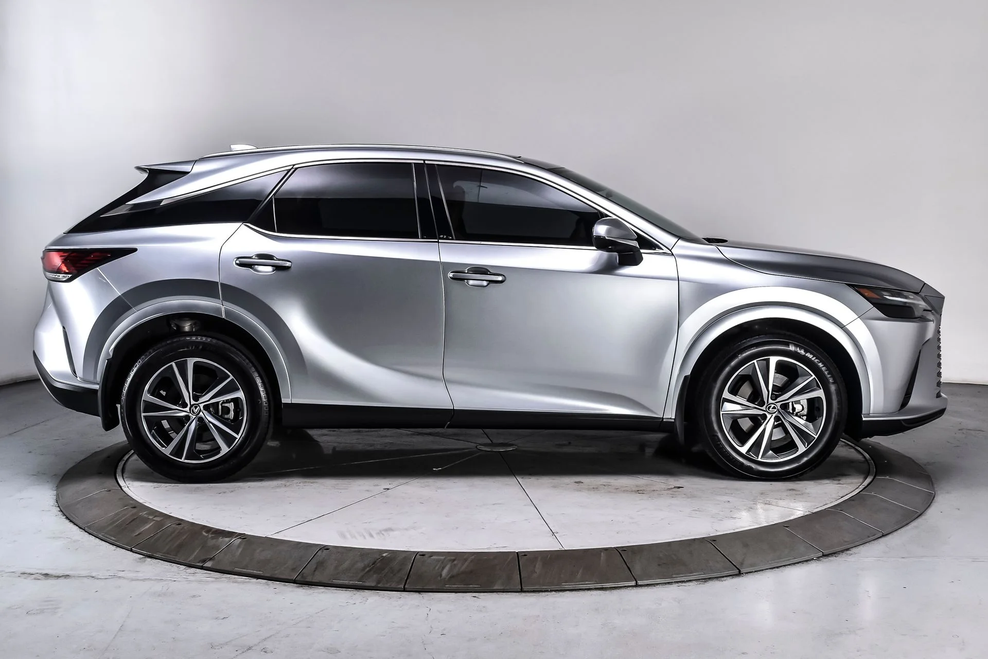 Used 2024 Iridium Lexus 350 Premium image 7