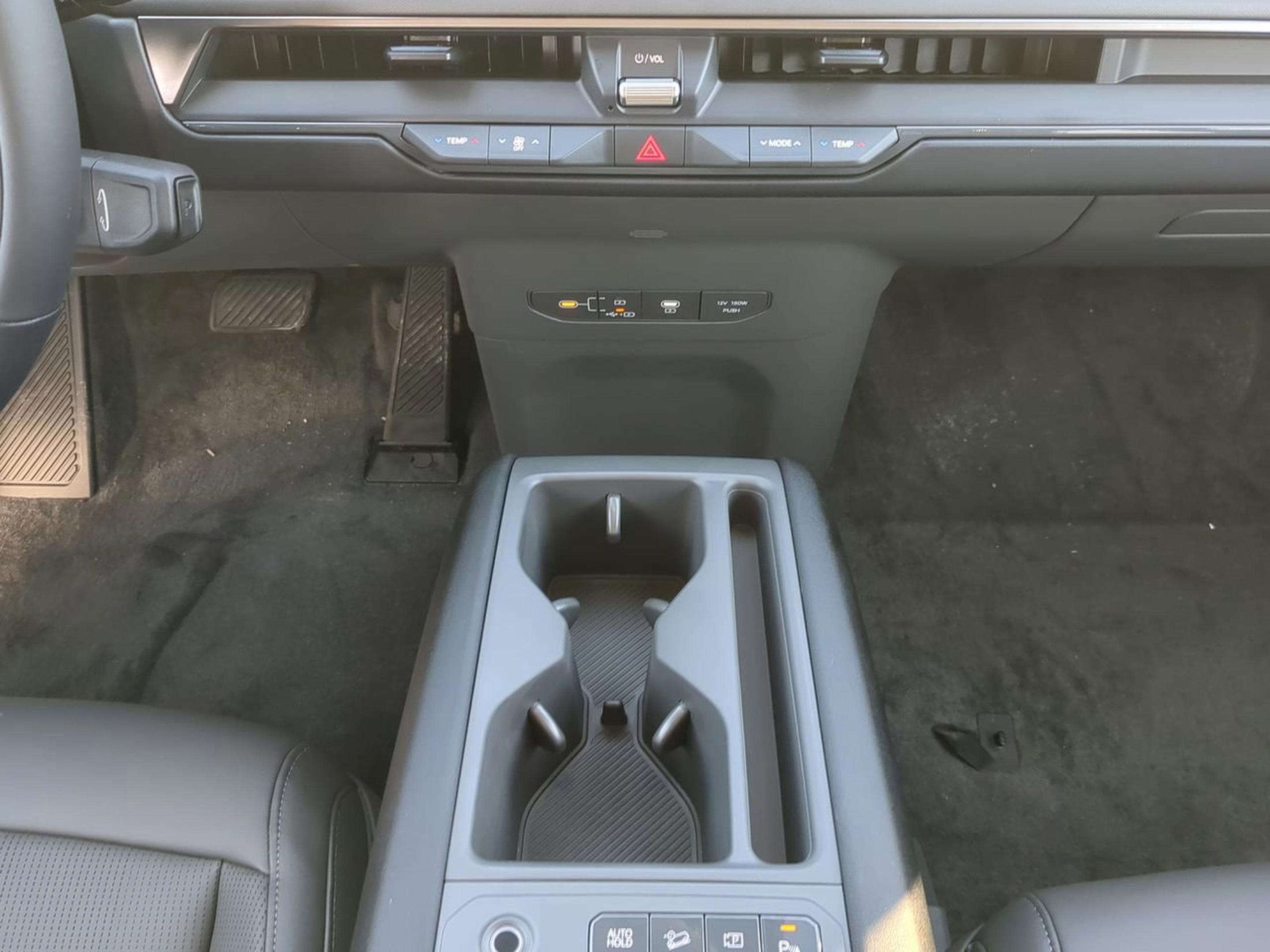 New 2026 Ivory Silver Kia Light Long Range image 19