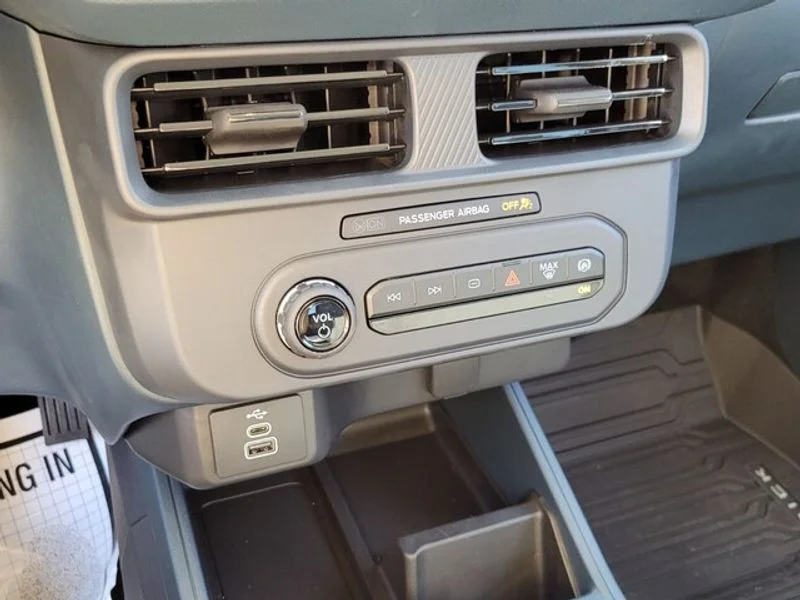 2025 Ford Maverick XL - Photo 19