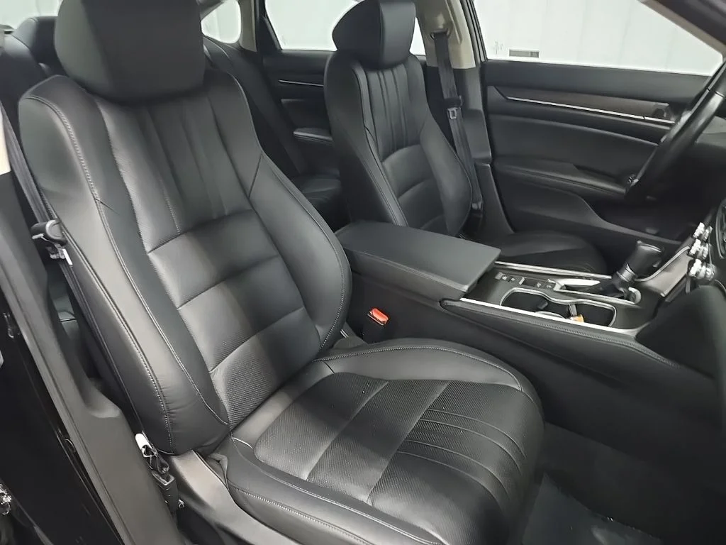 Used 2022 Black Honda EX-L image 15