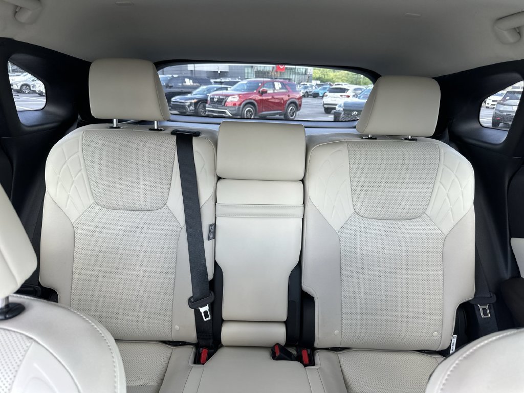 Used 2024  Lexus 350 Premium image 13