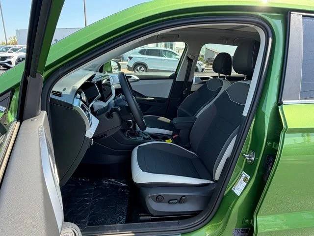 New 2026 Green Volkswagen 1.5T SE image 8