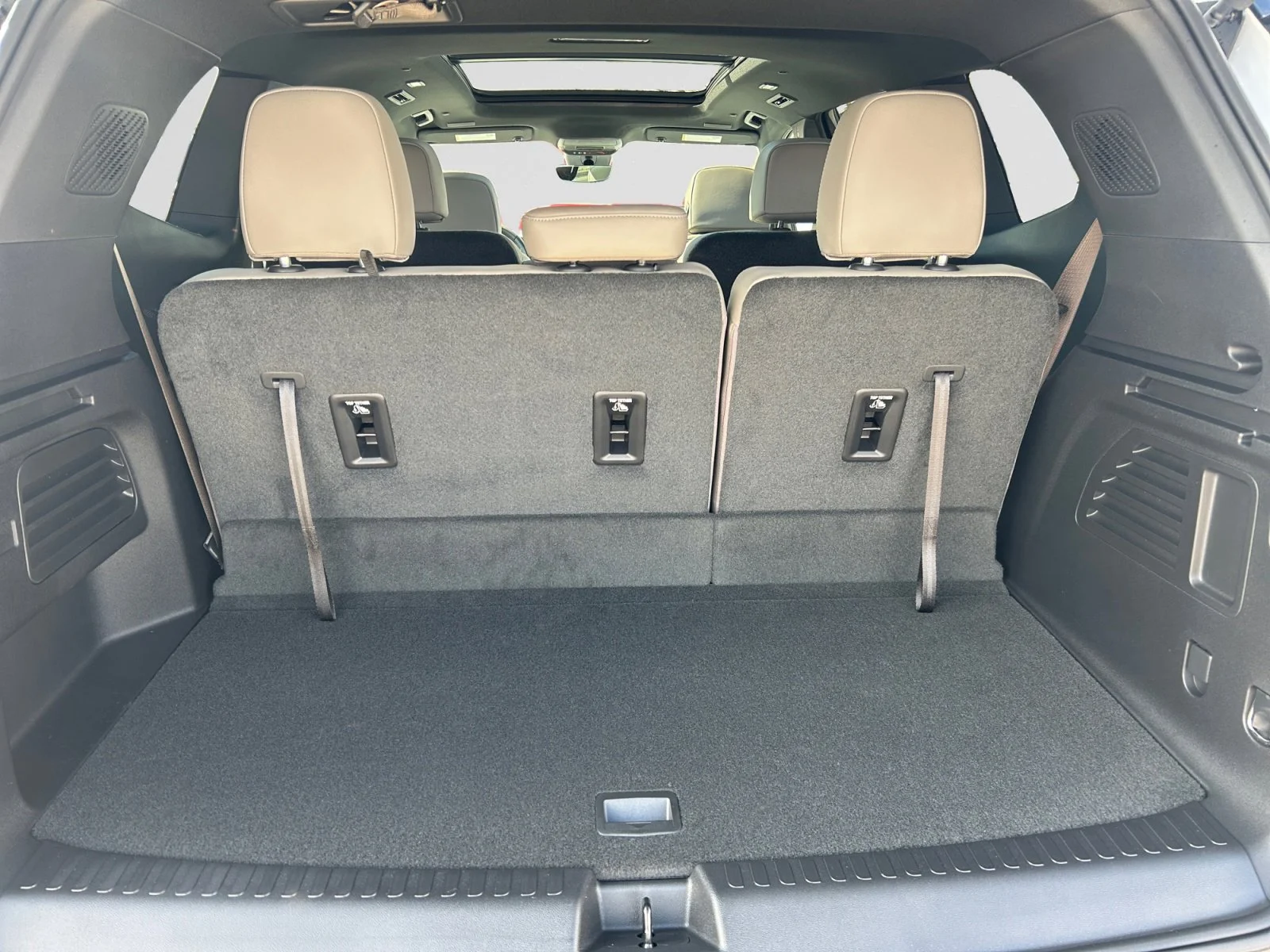 New 2026 Summit White GMC Elevation AWD image 10