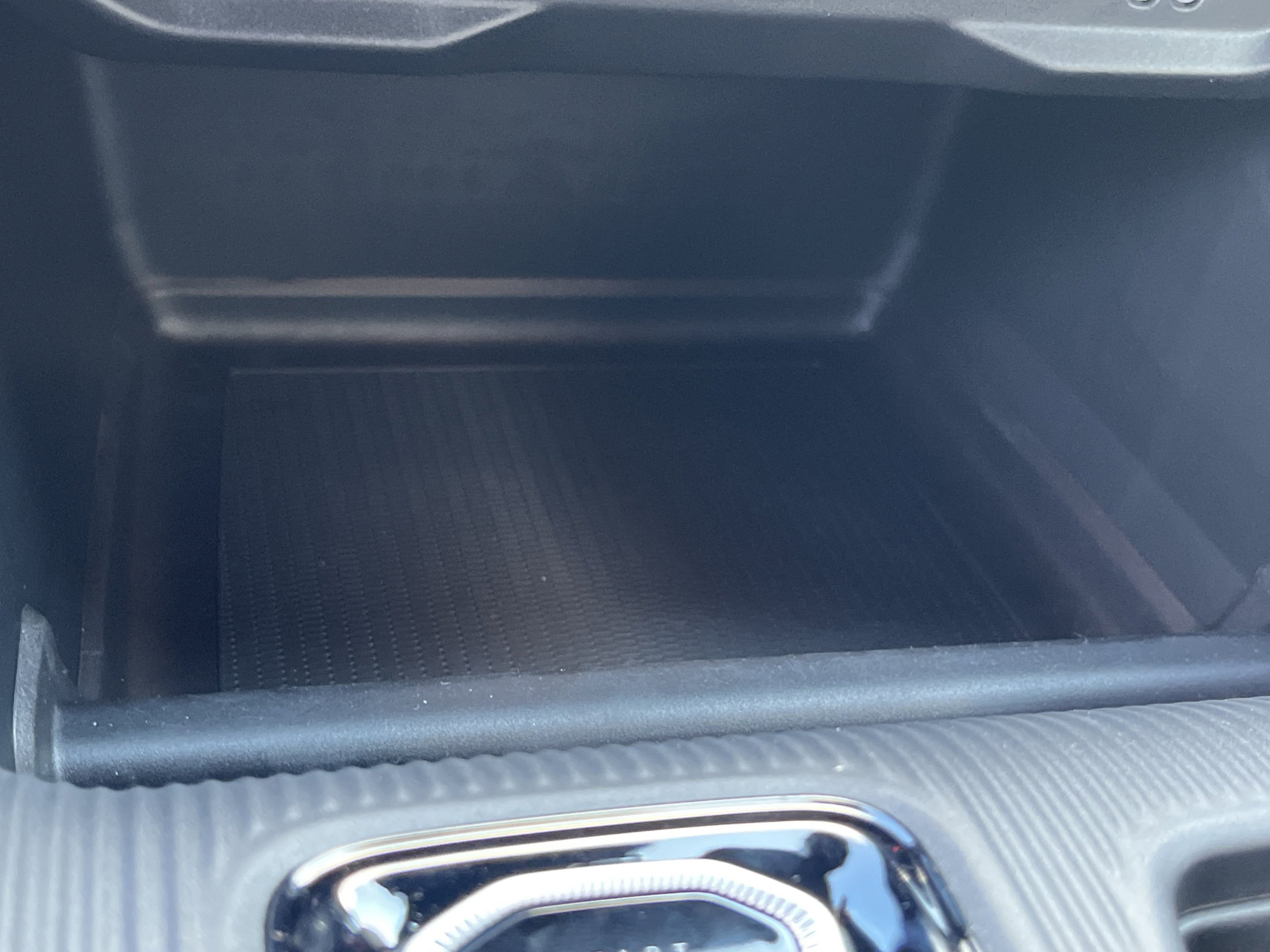 New 2026 Diamond Black Crystal Pearl-Coat Exterior Paint Jeep Overland image 20
