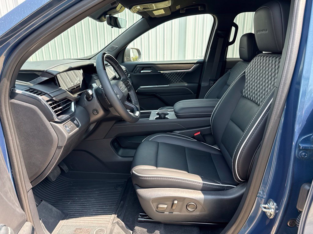 2026 GMC Acadia Denali - Photo 14