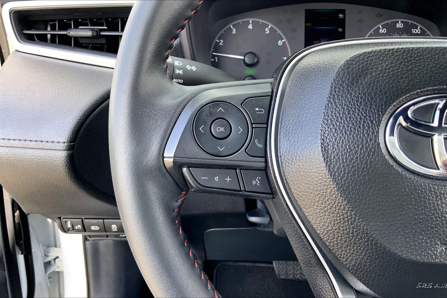 Used 2025 Wind Chill Pearl/Jet Black Toyota Hybrid Nightshade Edition image 23