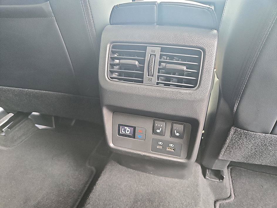 Used 2023 Scarlet Ember Tintcoat Nissan Platinum image 29