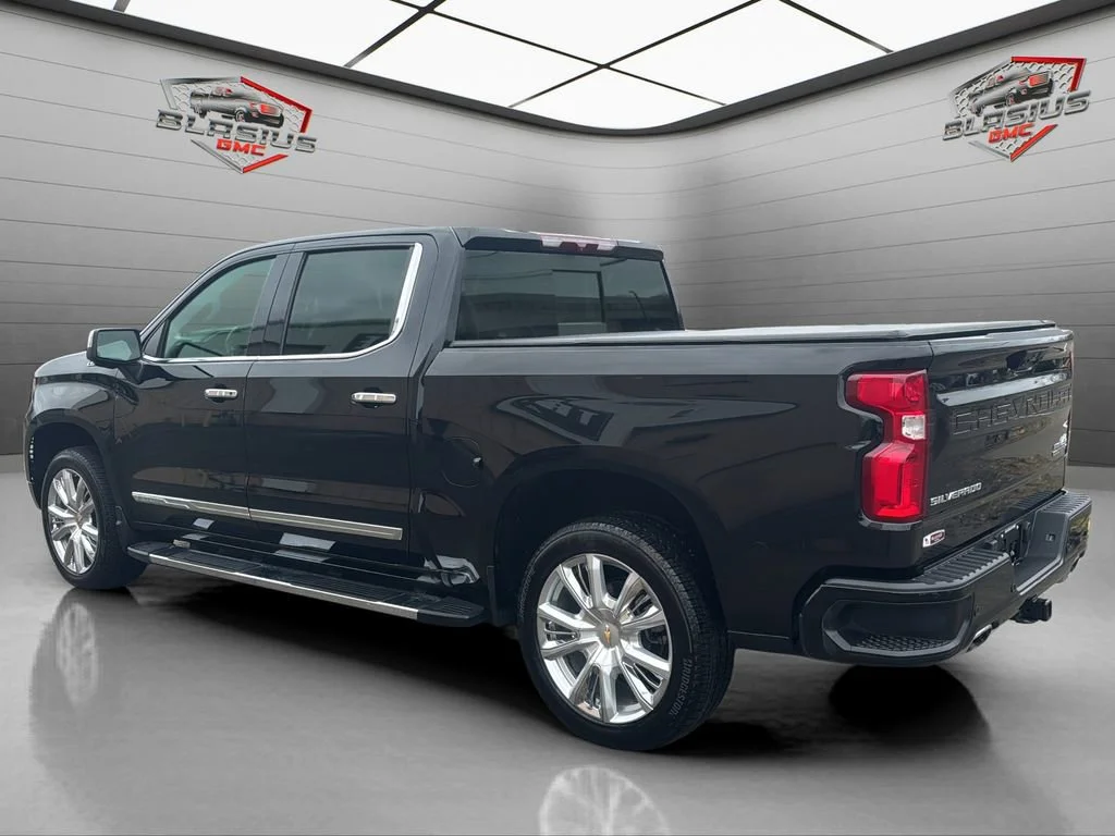 Used 2023 Black Chevrolet High Country image 3