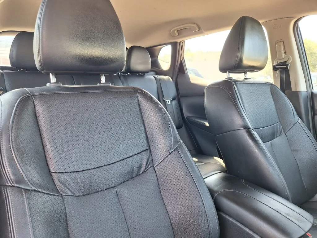 Used 2022 Black Nissan SL image 26