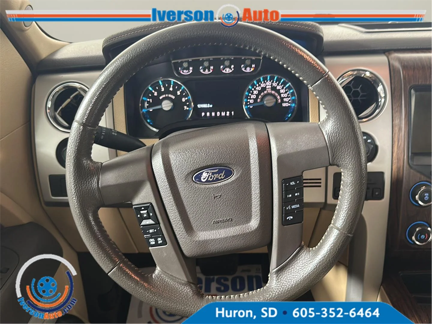 Used 2013 Green Gem Metallic/Pale Adobe Metallic Ford Lariat image 14